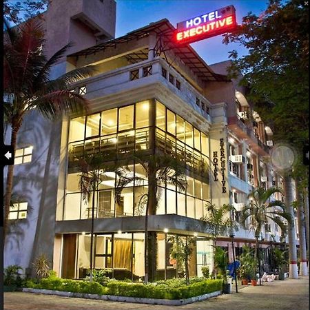 Hotel Executive スーラト エクステリア 写真